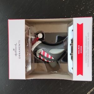 2022 Hallmark Ornament Walrus Morse